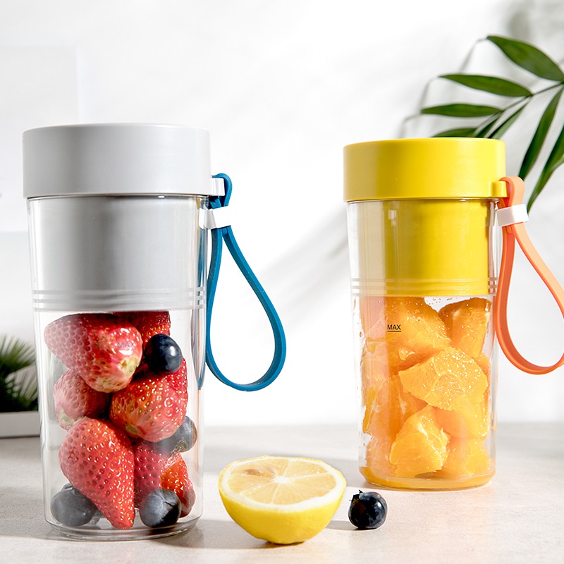 Mini Fruits Blenders Multi-usages Fruit Juicing Cup Usb Electric Portable Juicers